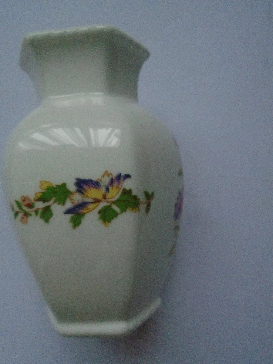 Aynsley Vase, Home decor, Vase - Image 4