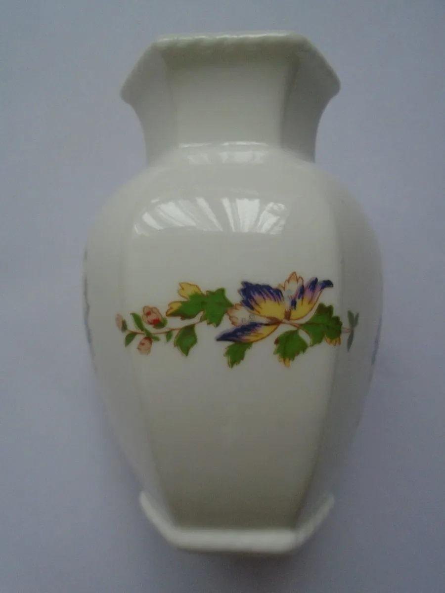 Aynsley Vase, Home decor, Vase - Image 3