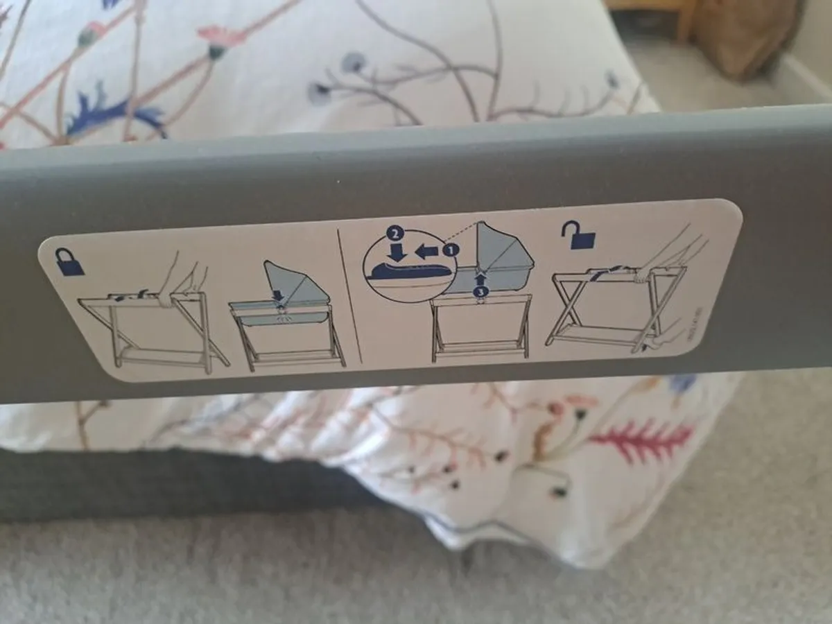 Uppababy Vista 2 Carrycot Stand - Image 3