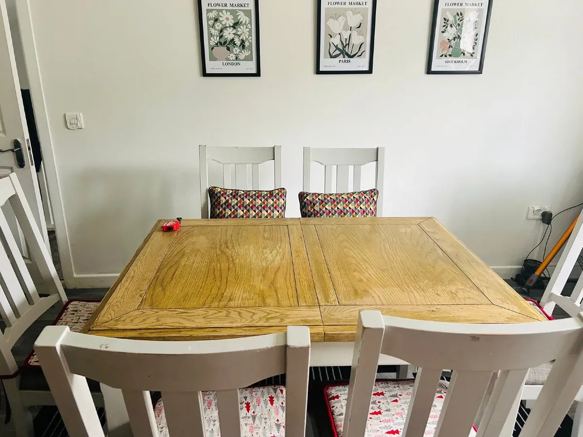 Kitchen table with 6 chairs( Extendable ) - Image 2