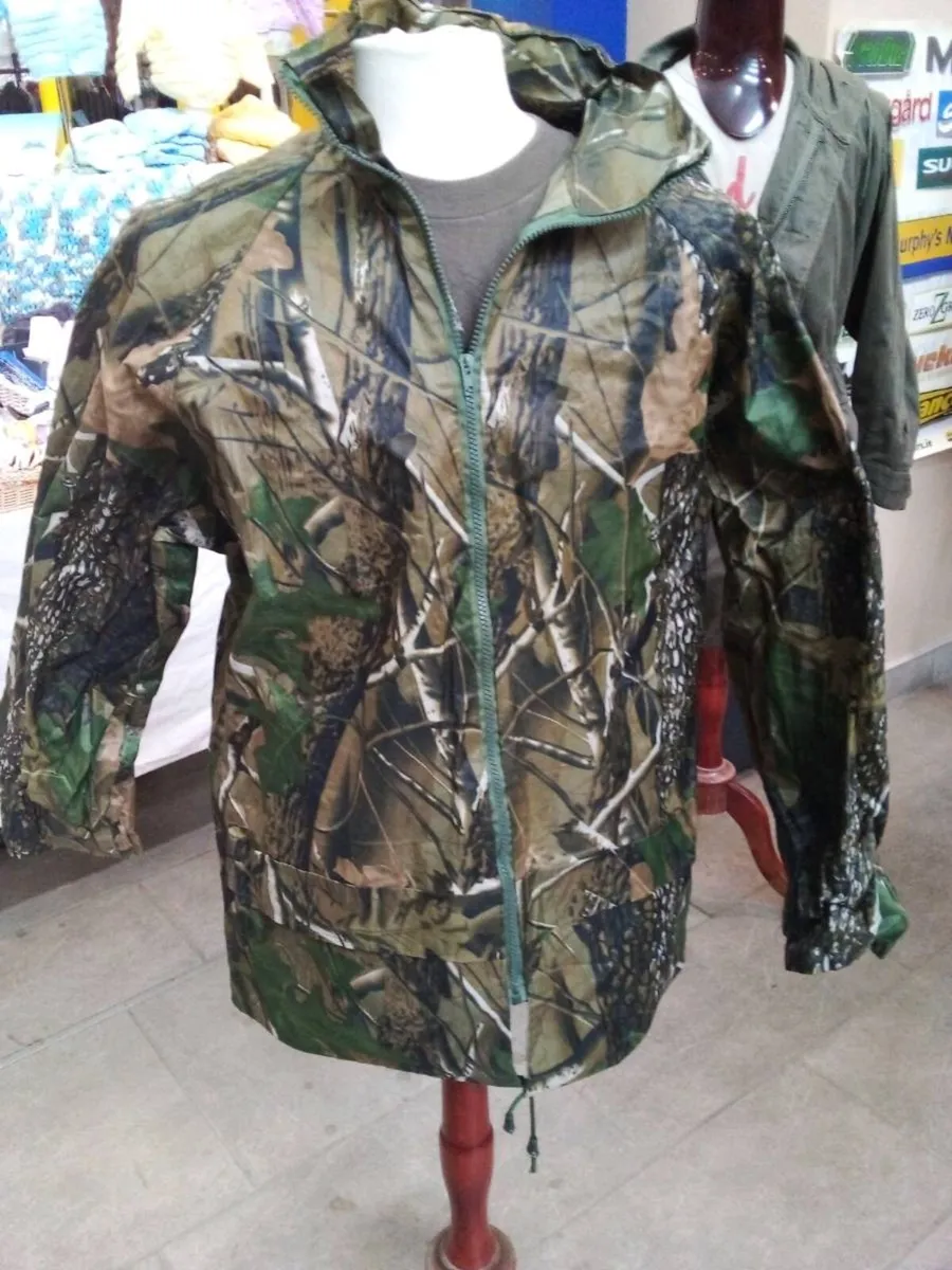 Waterproof jacket and trousers - Image 1