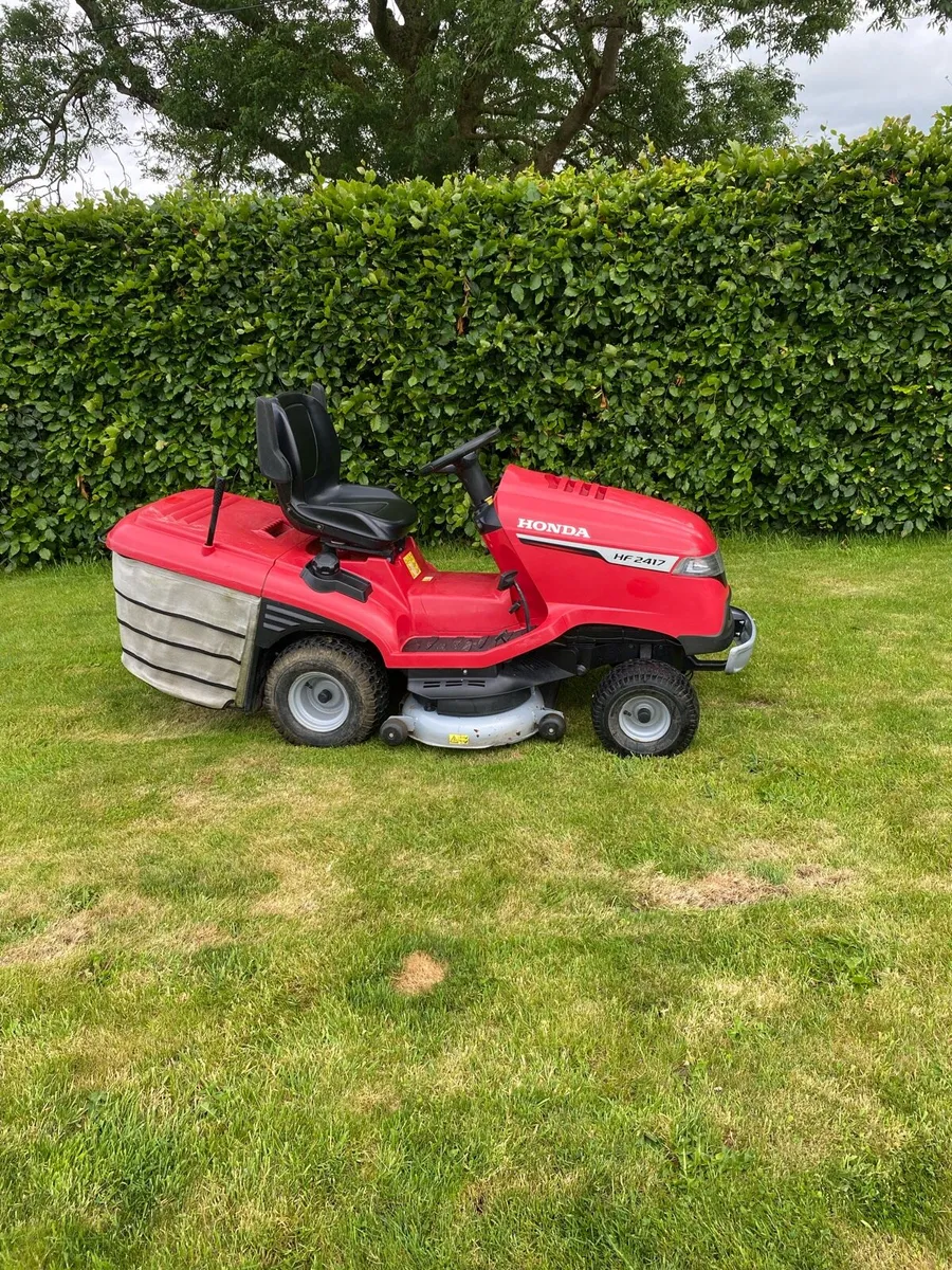 Ride on lawnmower - Image 1