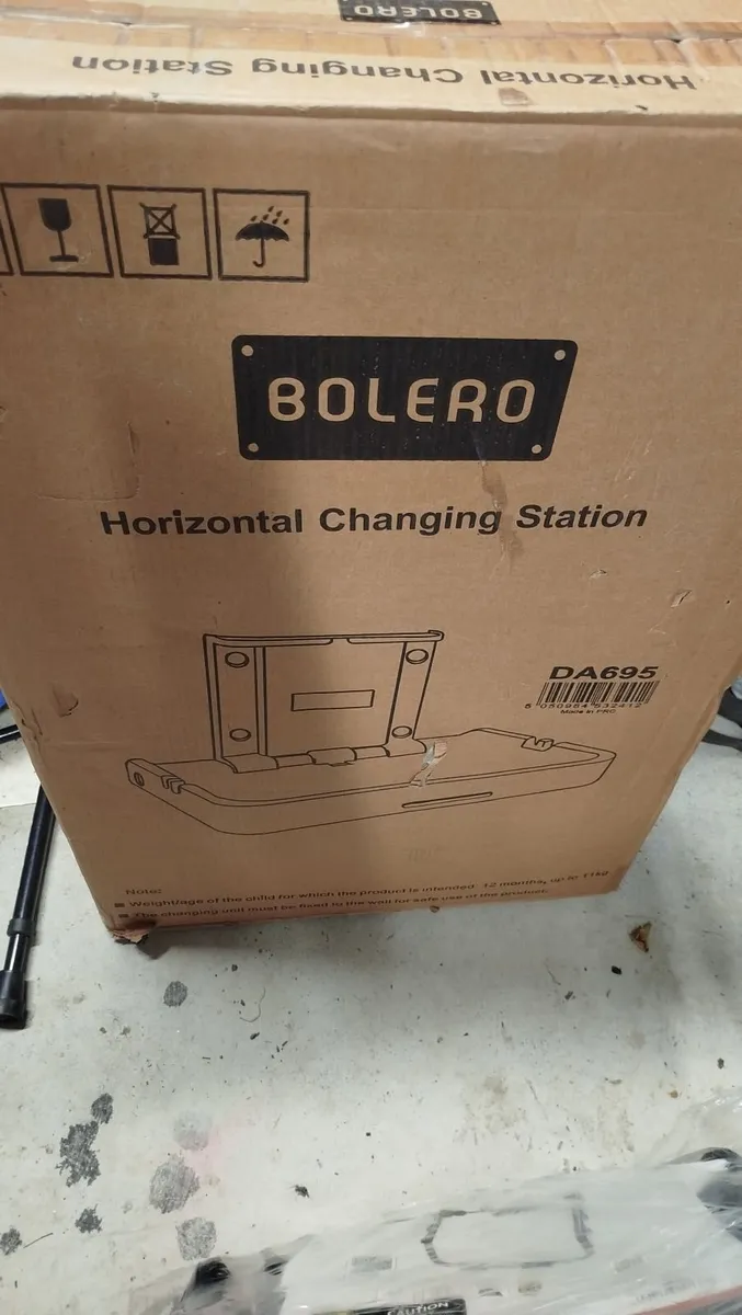 Baby changing station - Image 1