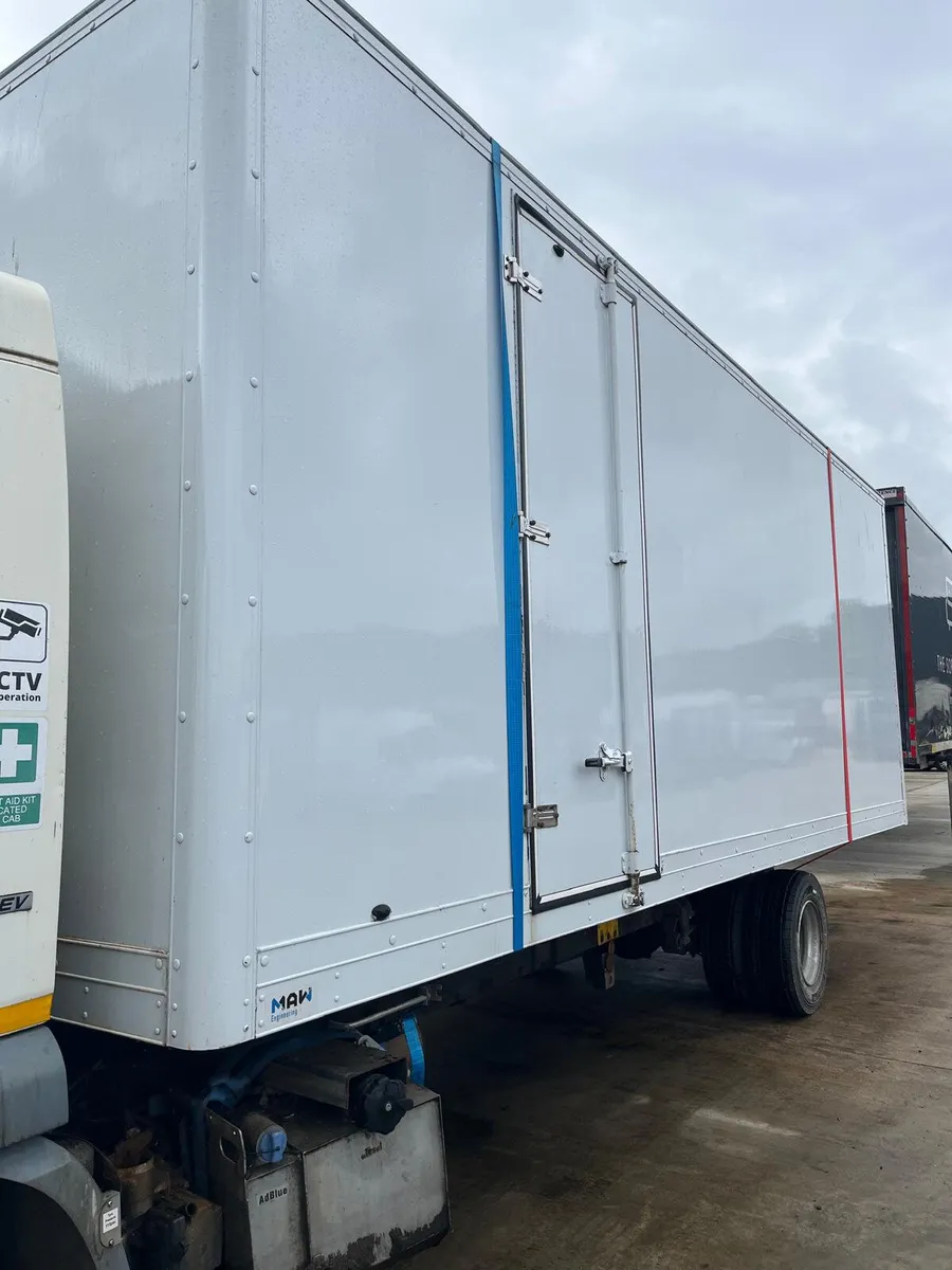 2021/22 22ft GRP Box Body with Cantilever Tail Lif - Image 1