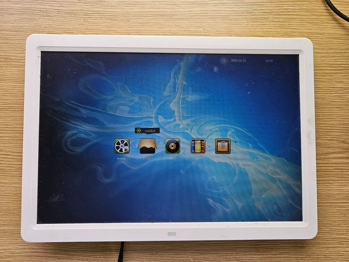 15" Digital Photo Frame LED Album 16Gb SD card 15 - Image 1
