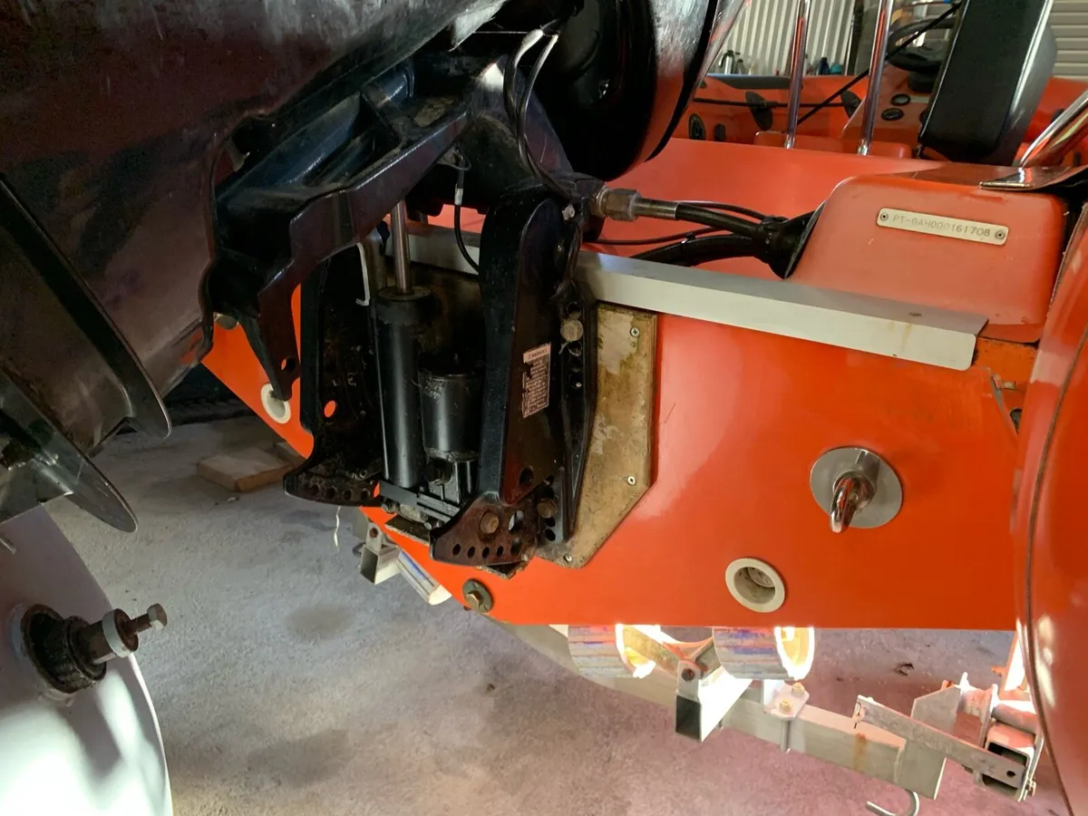 PT-520RIB  100HP Mercury 4 stroke/Extreme trailer - Image 3