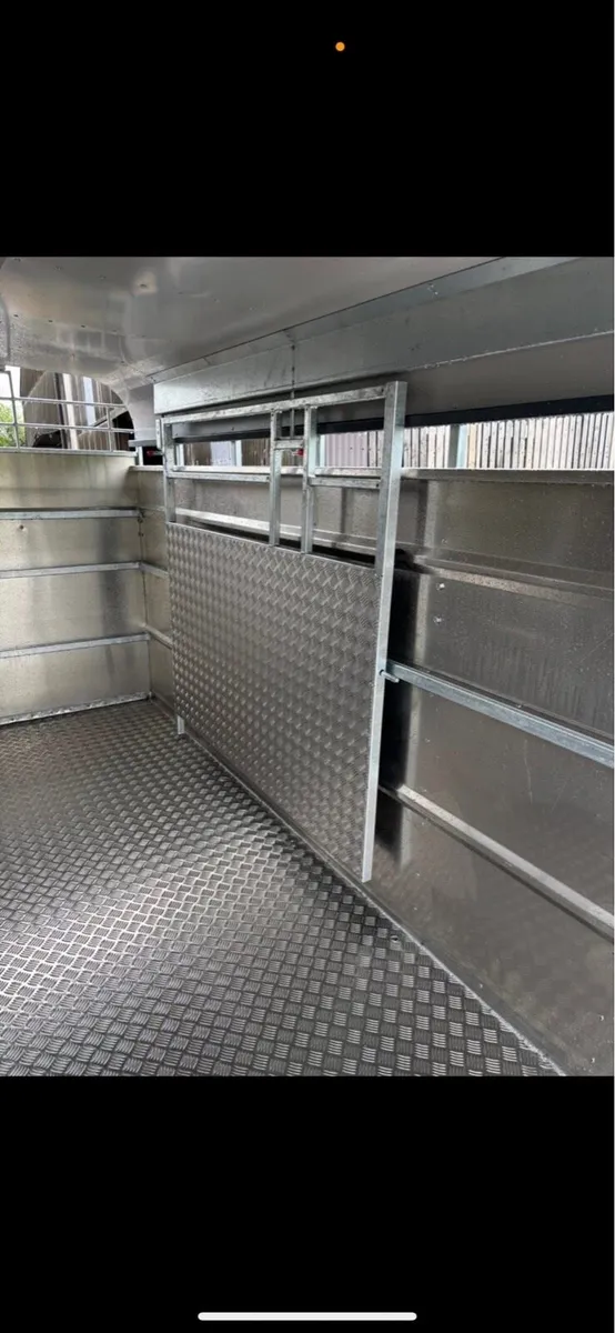 New TuffMac Livestock Trailer - Image 4