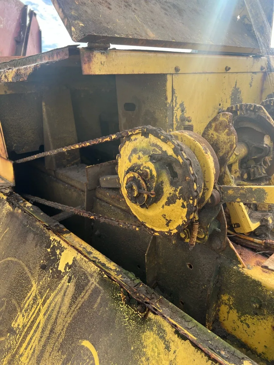 935 new Holland square baler - Image 4