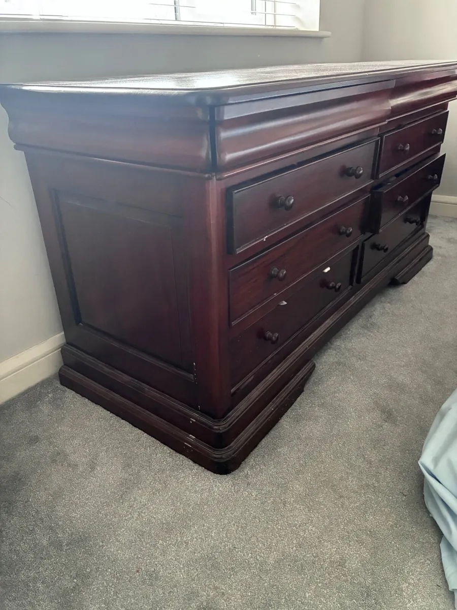 Bedroom dresser and bedside tables - Image 2