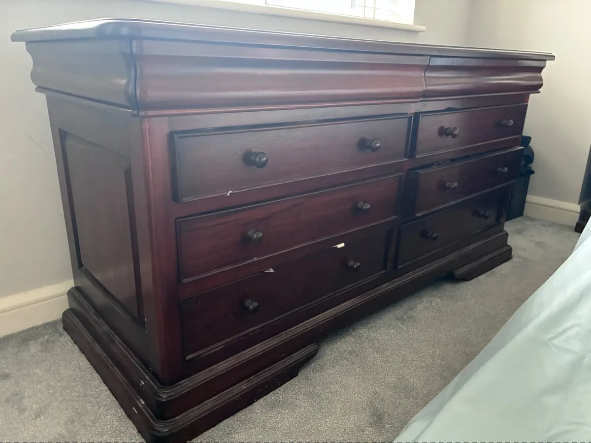 Bedroom dresser and bedside tables - Image 4