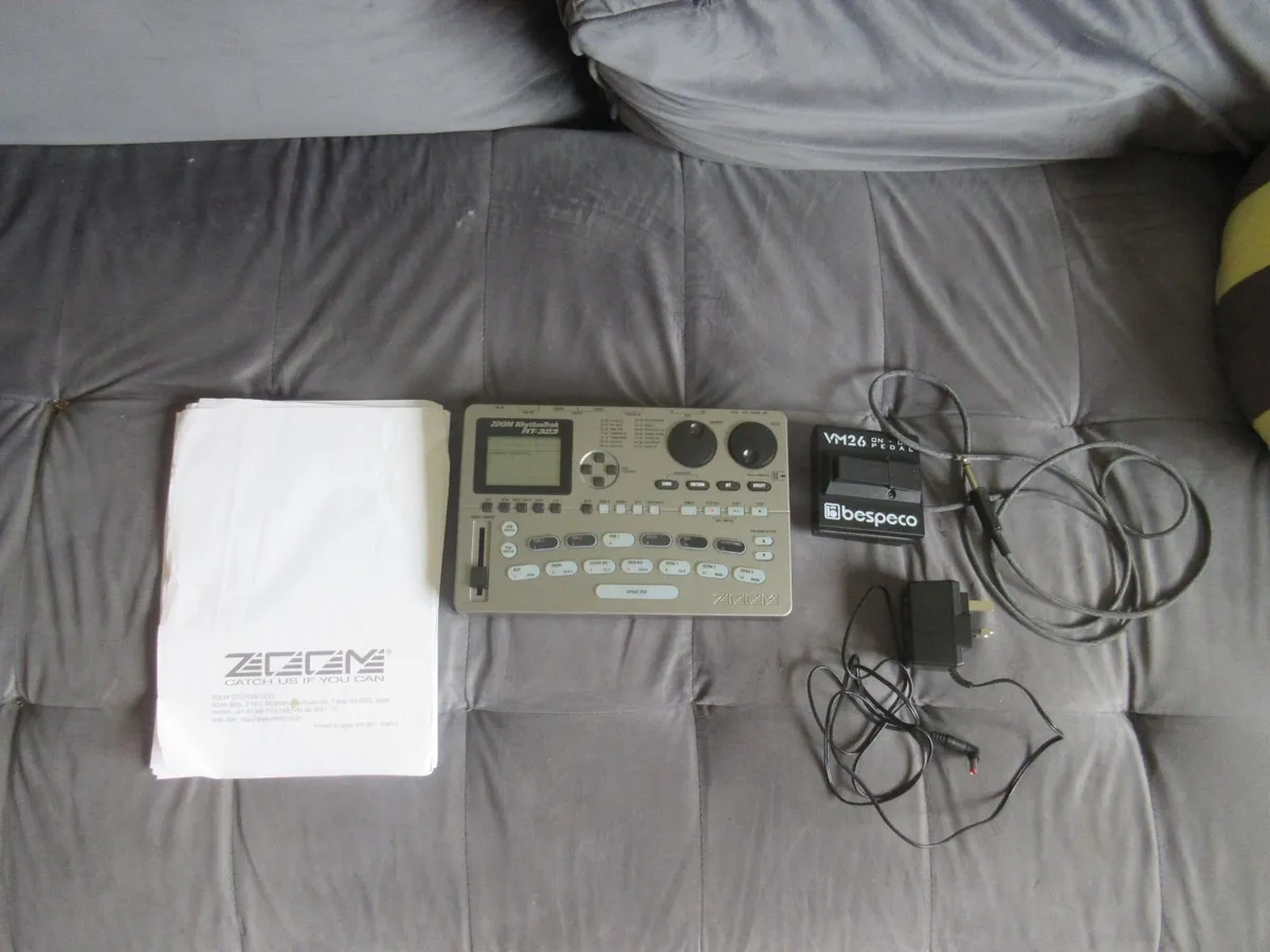 Zoom Rhythmtrak Drum machine - Image 1