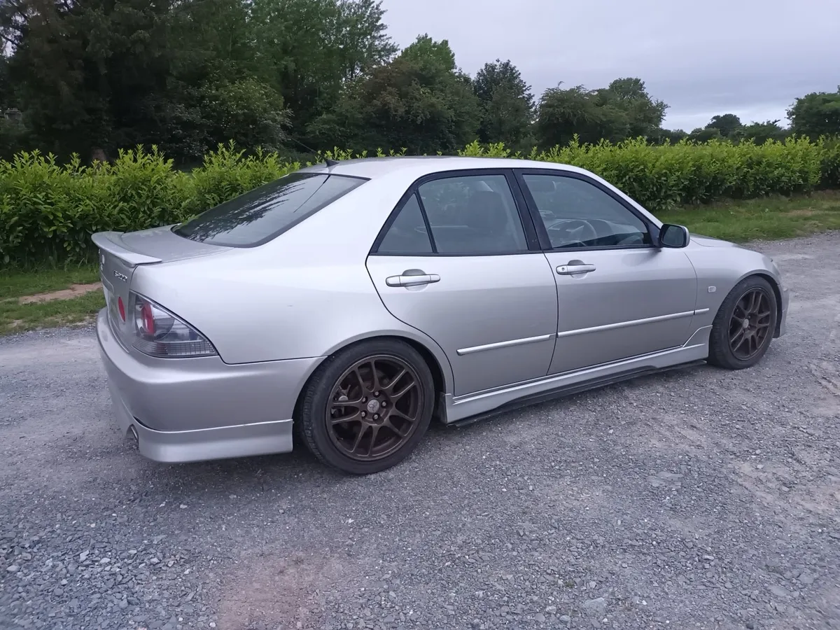 Is200 se - Image 1