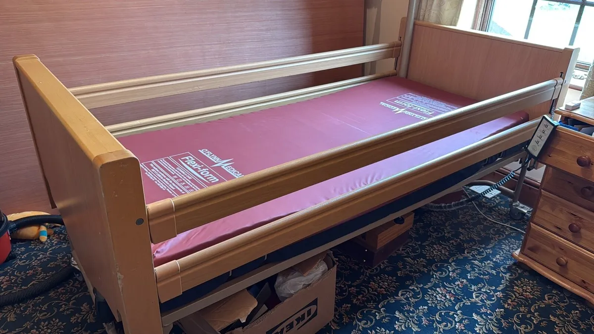 Hospital bed - Image 4