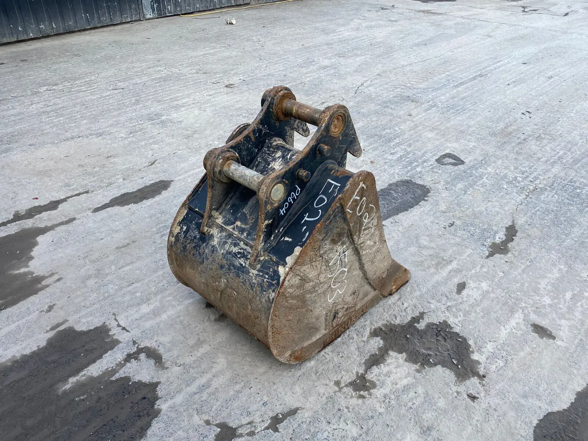 17" Digging Bucket 45MM Pin - Image 3