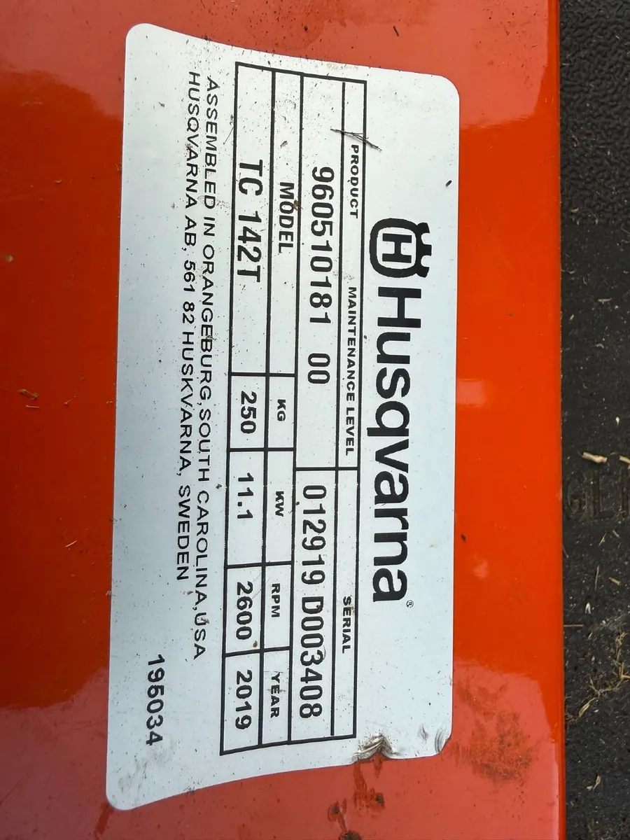 Husqvarna TC 142T Ride-on Lawnmower - Image 2