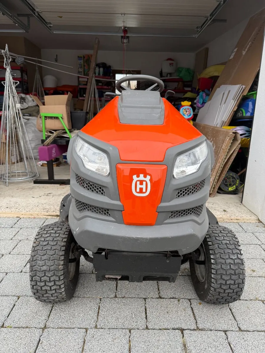 Husqvarna TC 142T Ride-on Lawnmower - Image 4