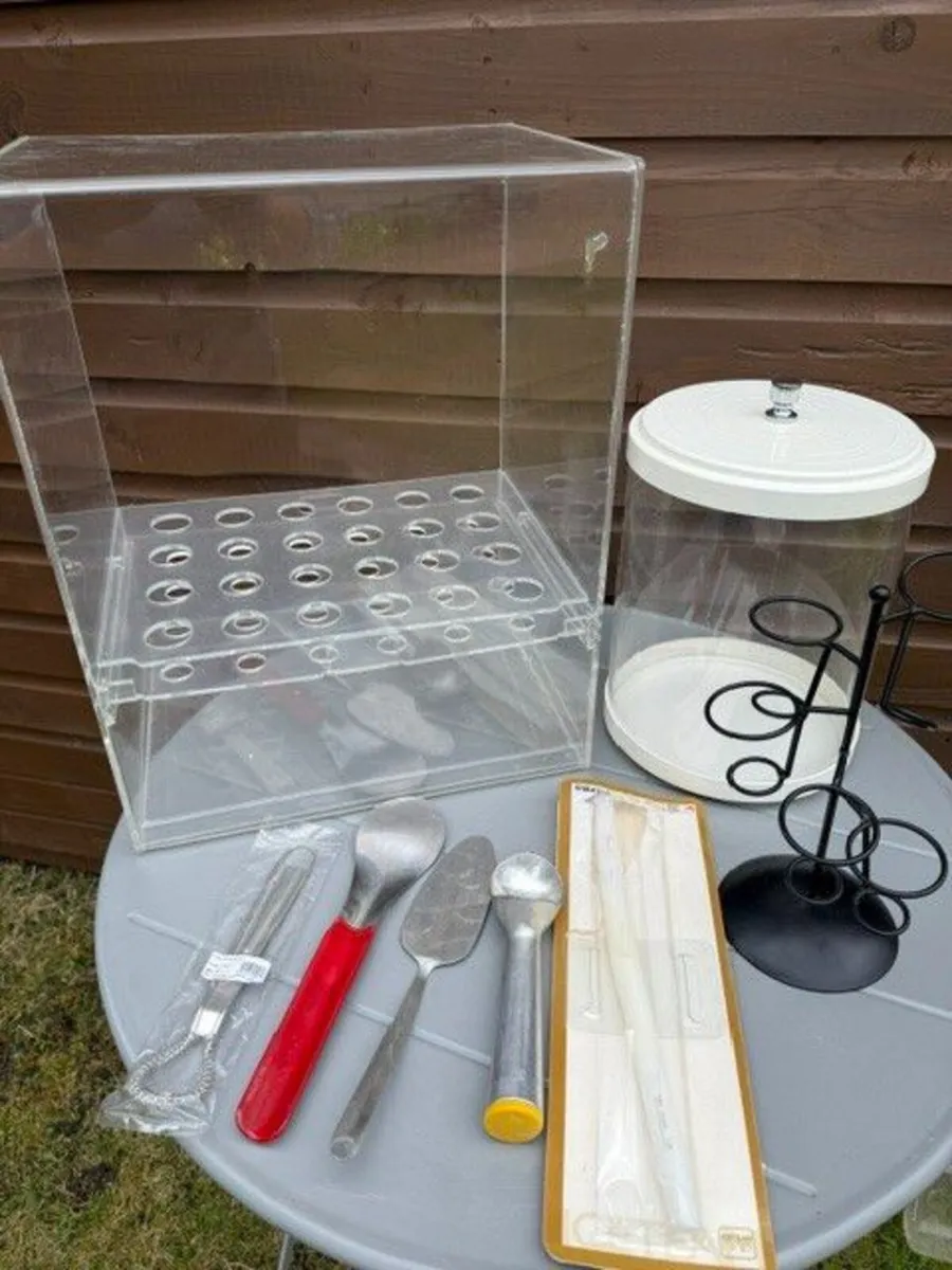 Cone display stand : €50 - Image 1