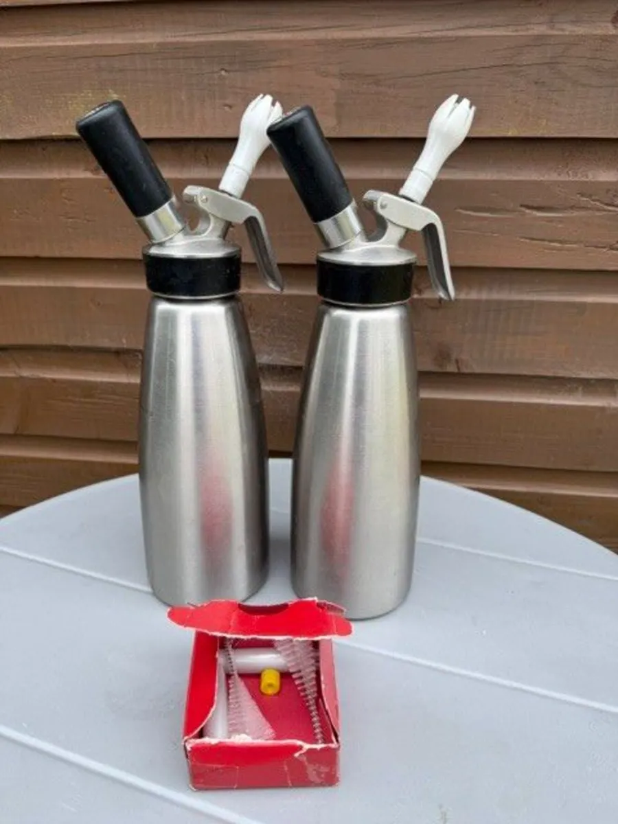 ISI whipped cream Dispenser - Image 1