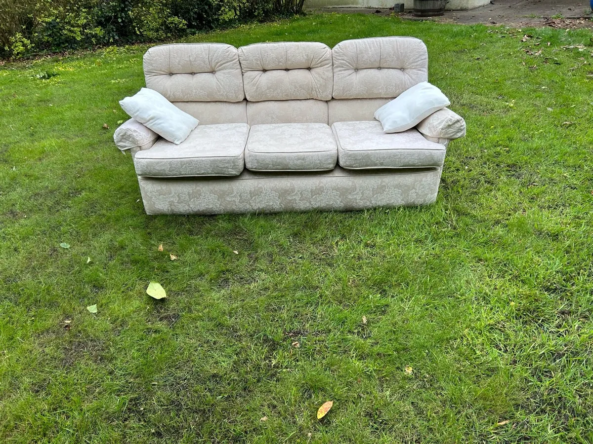 3 seater couch - Image 2
