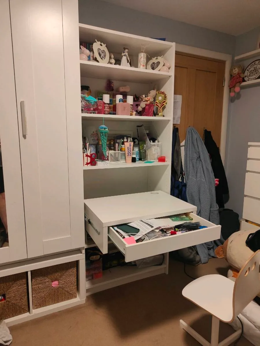 Bookcase & Desk Child's bedroom - Image 1