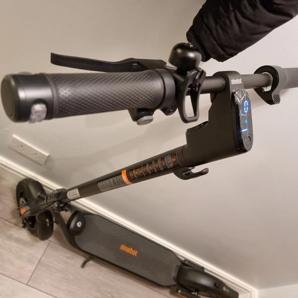 Ninebot Segway Kickscooter F2 E – KICKSCF2E - Image 2