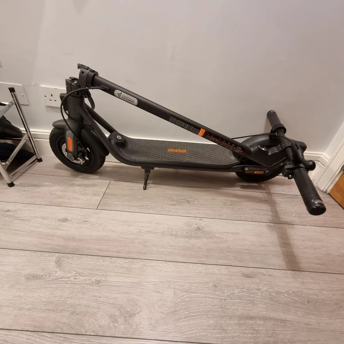 Ninebot Segway Kickscooter F2 E – KICKSCF2E - Image 1