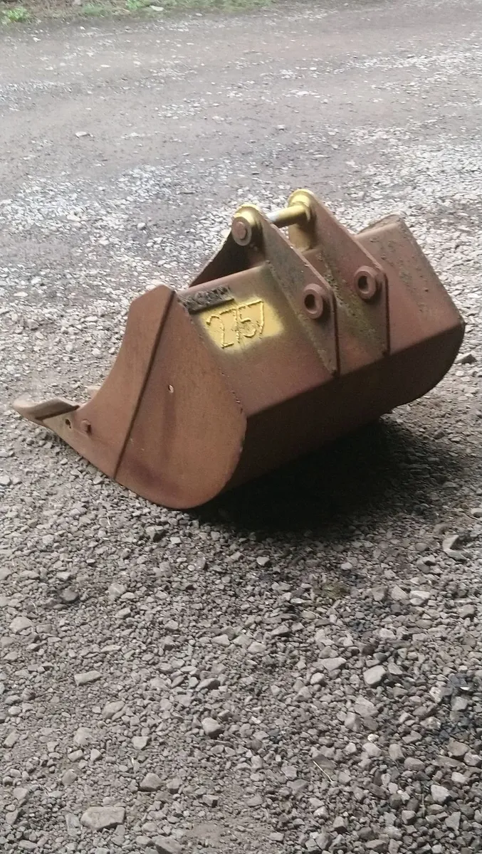 YANMAR VIO45 DIGGER BUCKET ( 45mm pins ) - Image 4