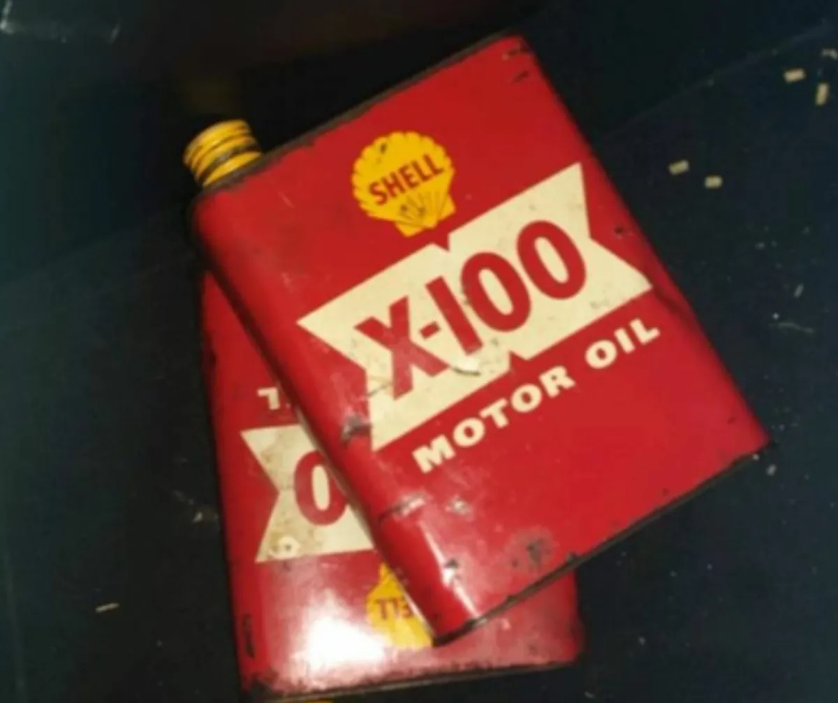 2 VINTAGE SHELL OIL TIN
