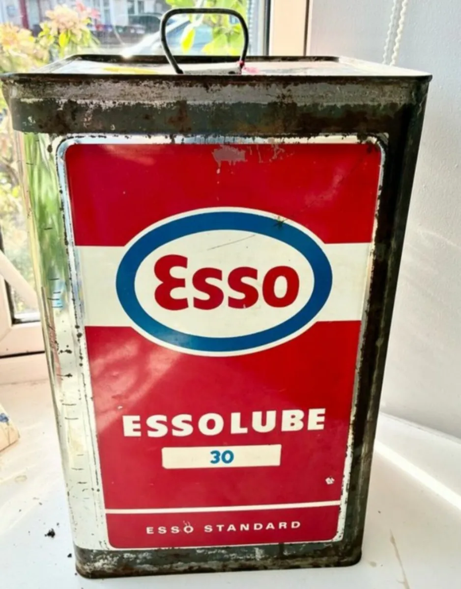 VINTAGE BIG ESSO CAR OIL TIN ..