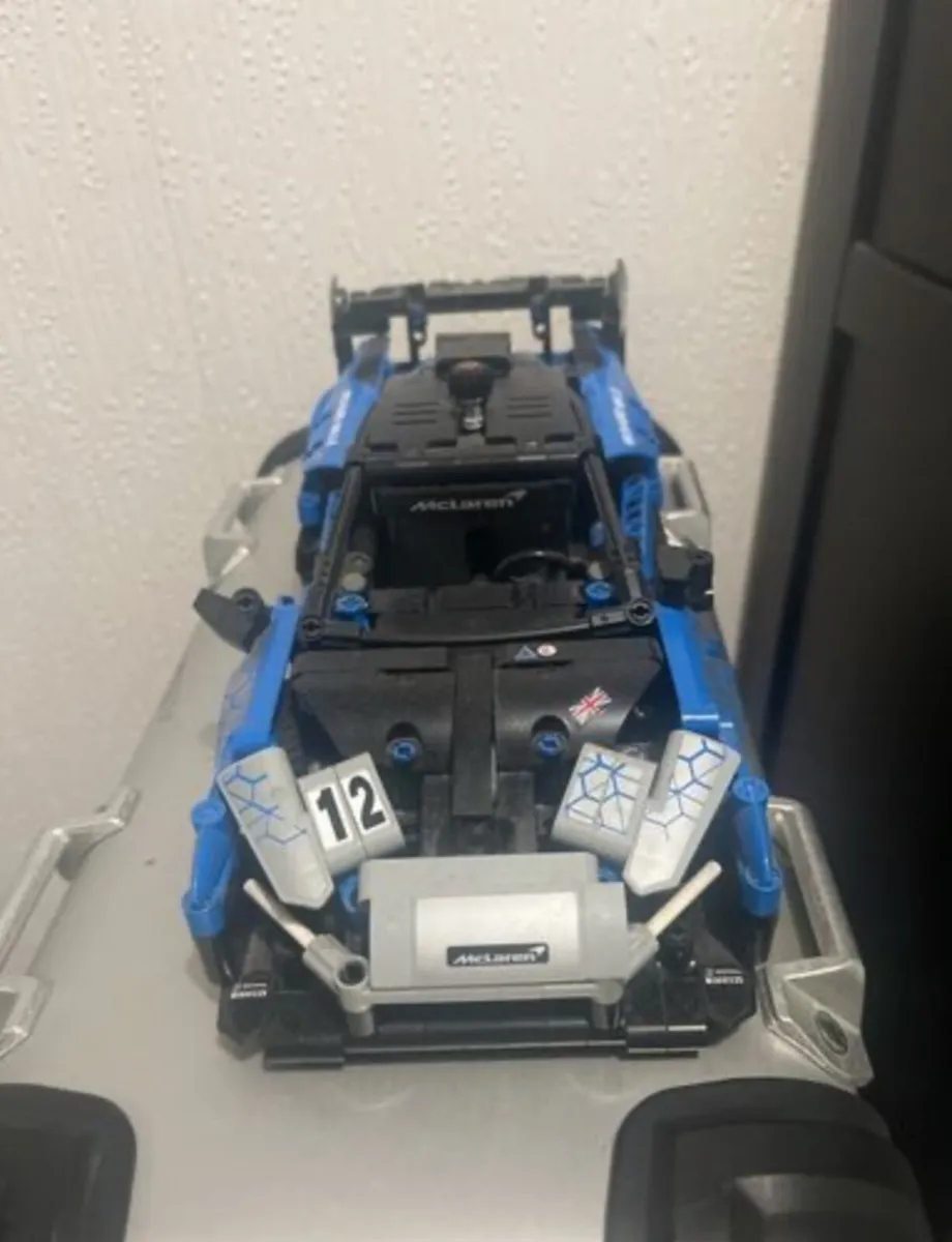 LEGO Technic McLaren Senna GTR (Set 42123) - Image 1
