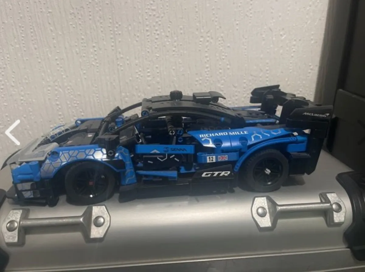LEGO Technic McLaren Senna GTR (Set 42123) - Image 2