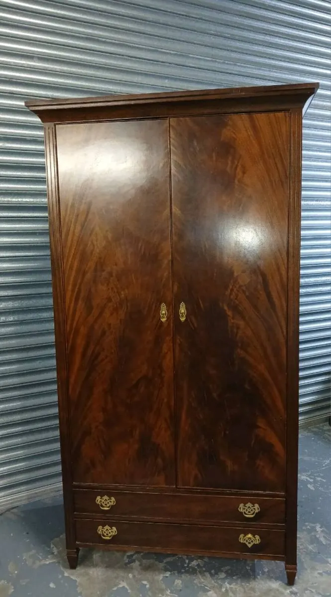 Solid wood Wardrobe - Image 2