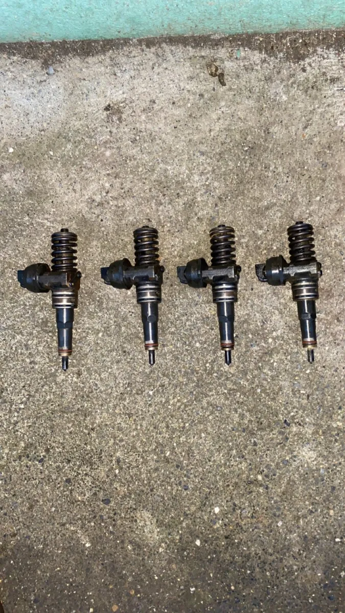 1.9TDI Turbo, Injectors - Image 3