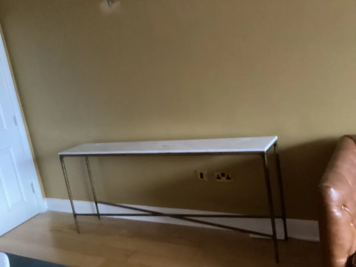Consol table - Image 1