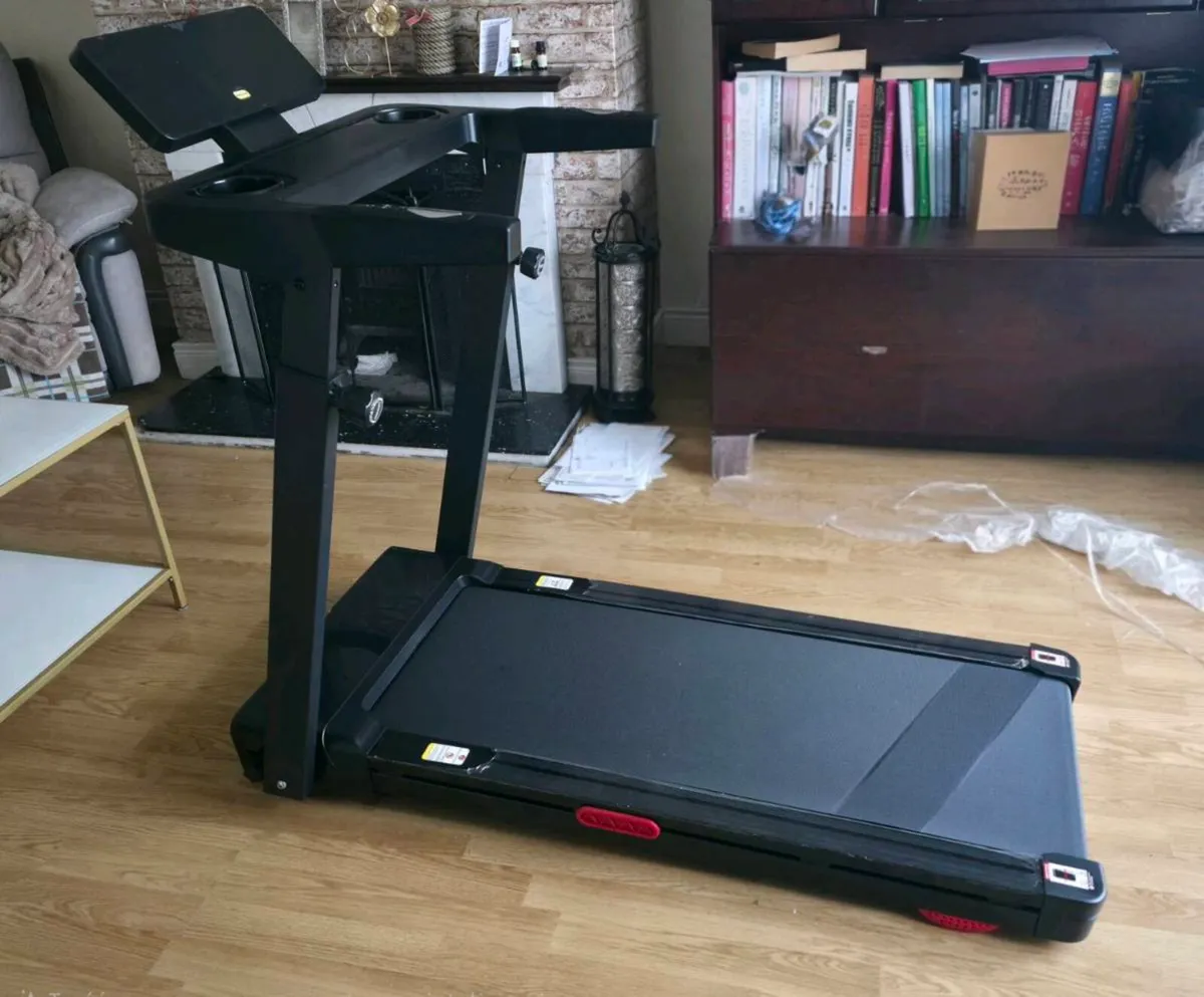 Treadmill Umay L10 Foldable , 20% Incline Treadmil - Image 1