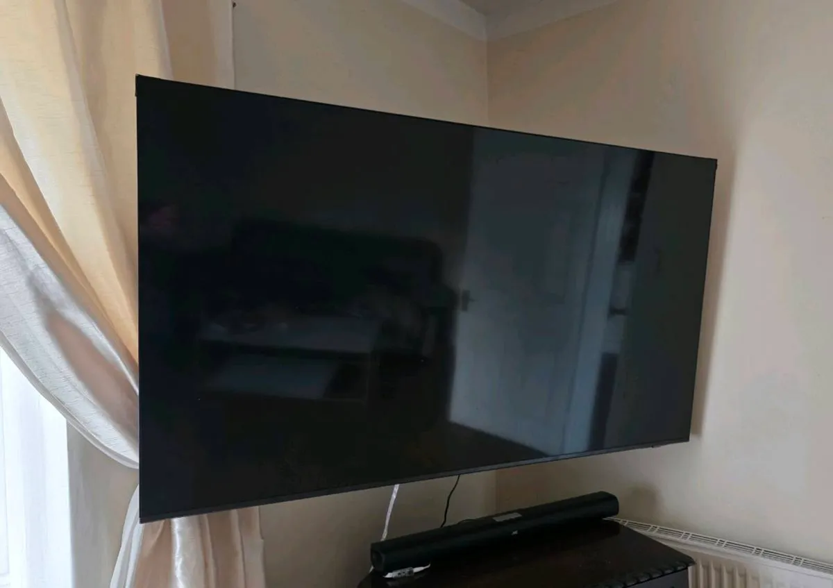 Samsung 65" Crystal UHD  U7000F 4K Smart TV (2025) - Image 2