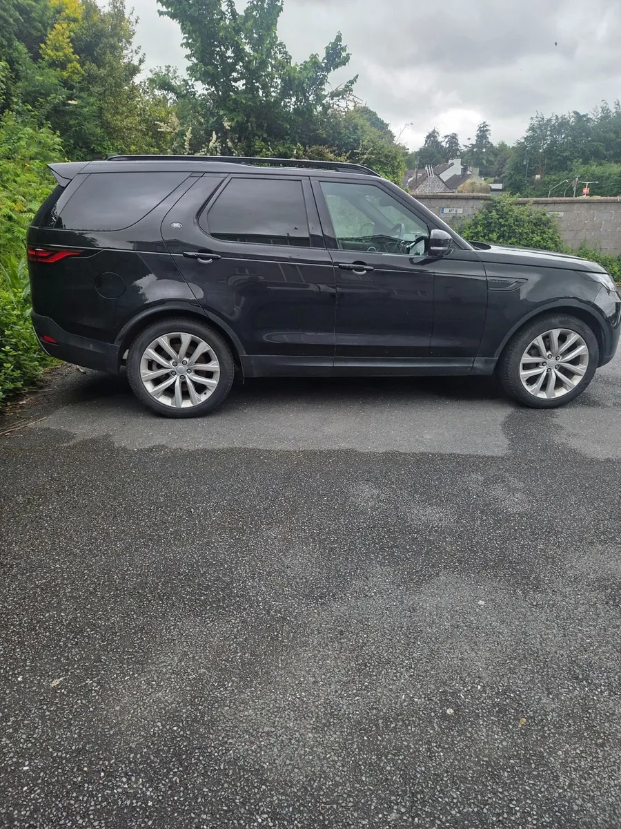 Land Rover Discovery 2025 - Image 1