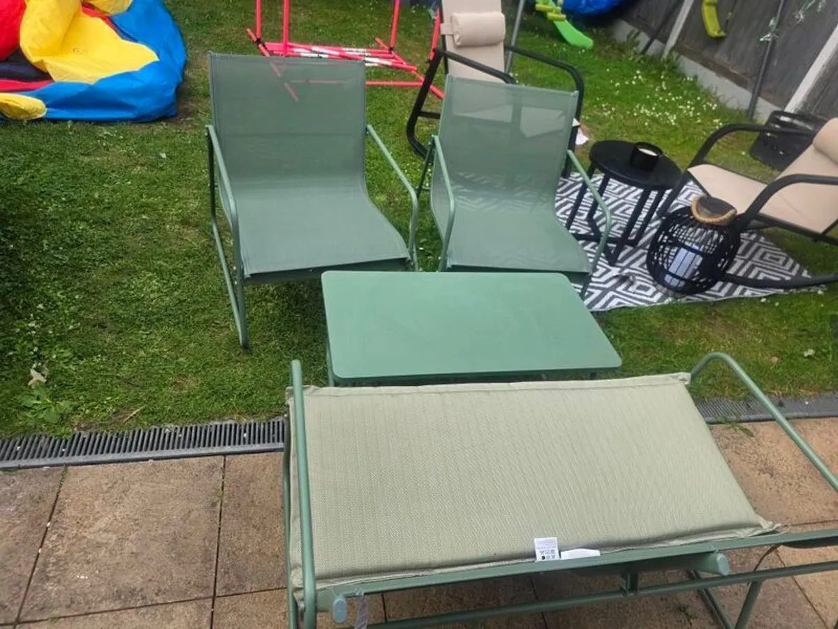 Garden furniture - Image 1