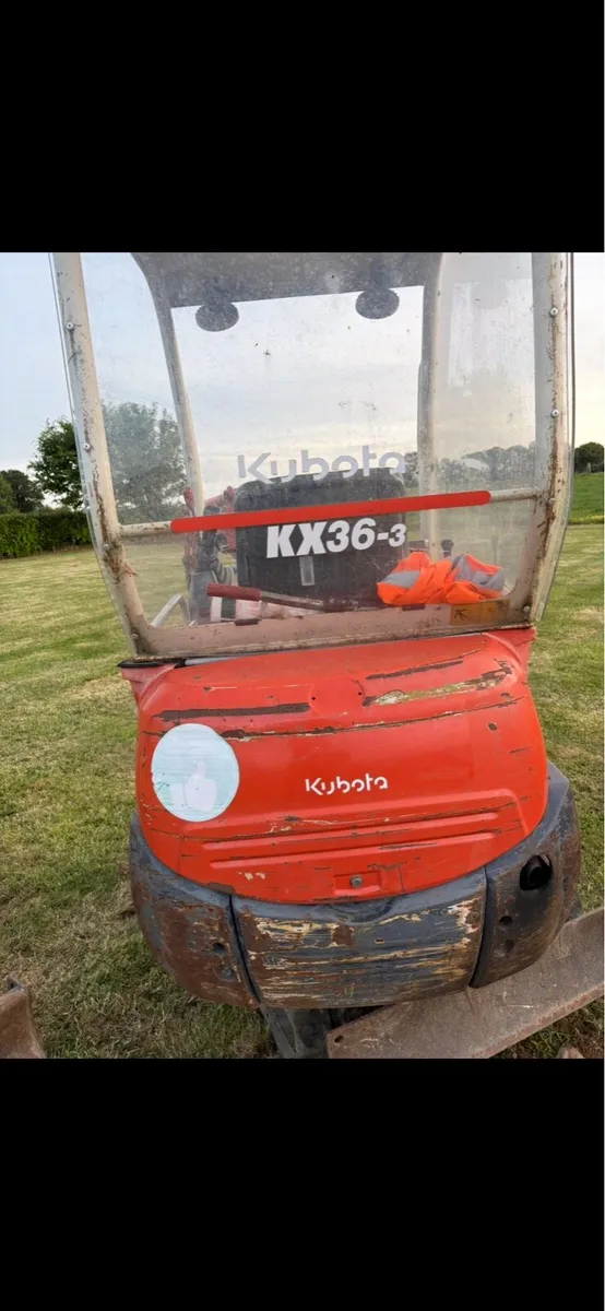 1.5 ton mini digger - Image 2
