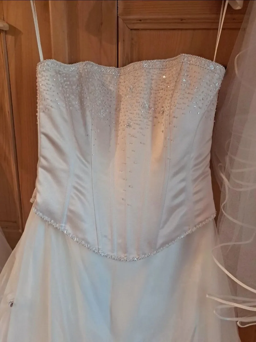 Wedding Dress Never Worn - Image 3