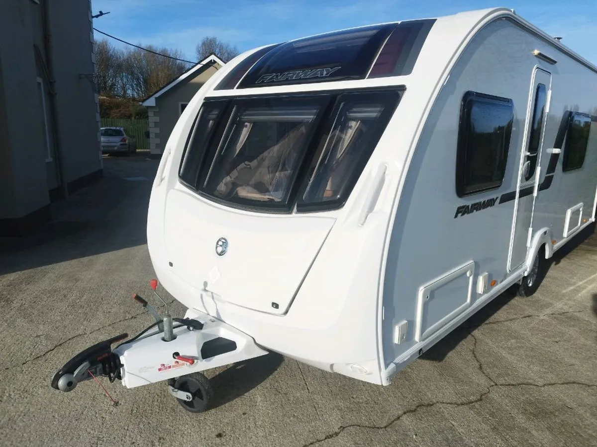 Swift 4 berth caravan - Image 4