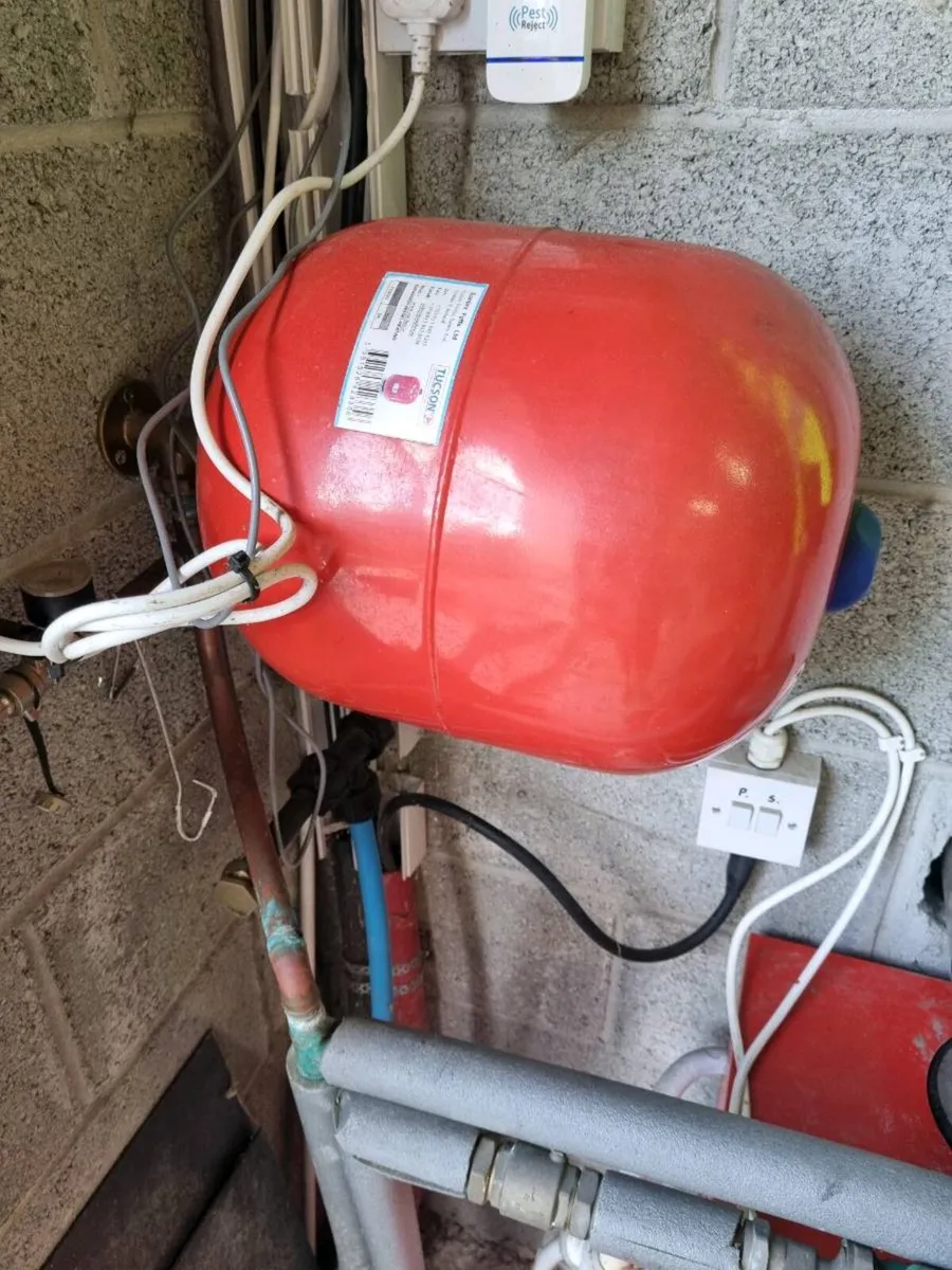 Updated - Oil Heating System and Stove - Image 4