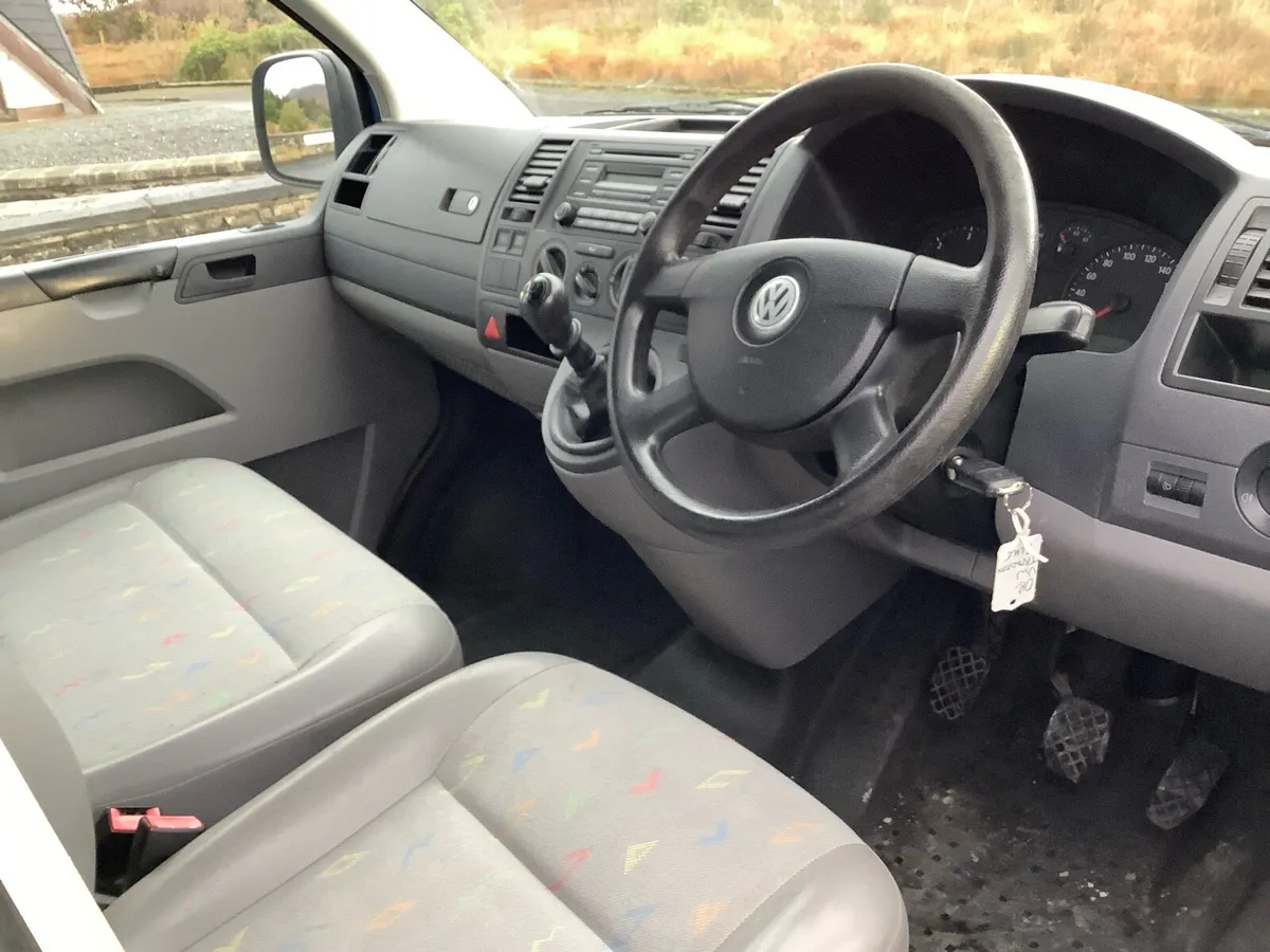 VW TRANSPORTER - Image 2