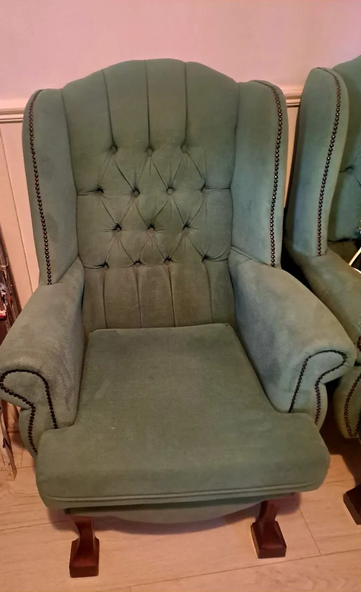 Sofa and chairs - Image 4