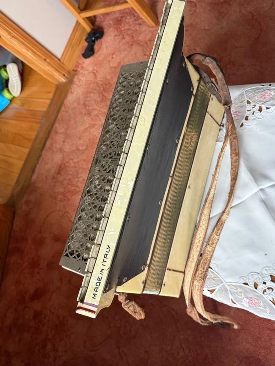 Accordian - Image 1