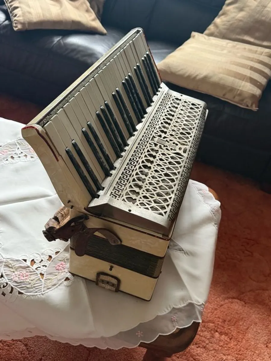 Accordian - Image 2