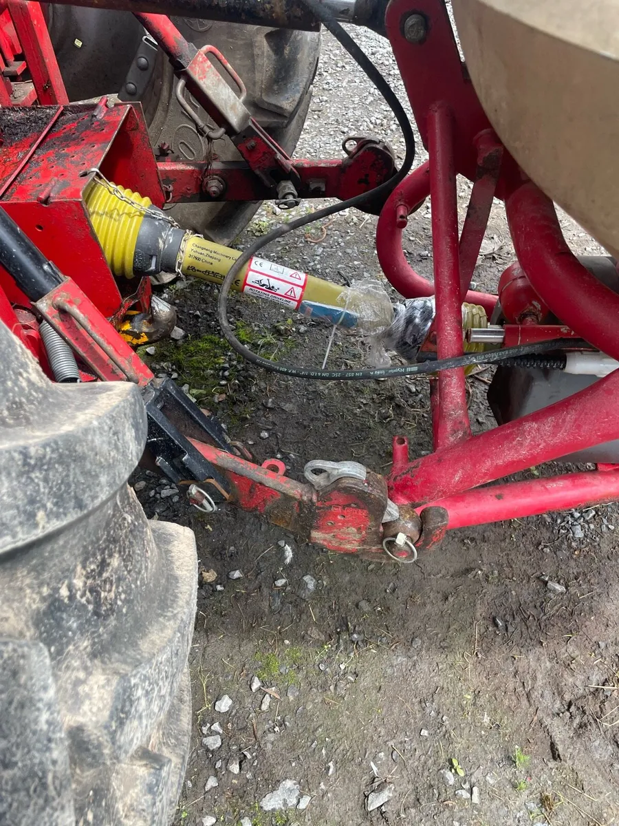 Fertiliser spreader - Image 3