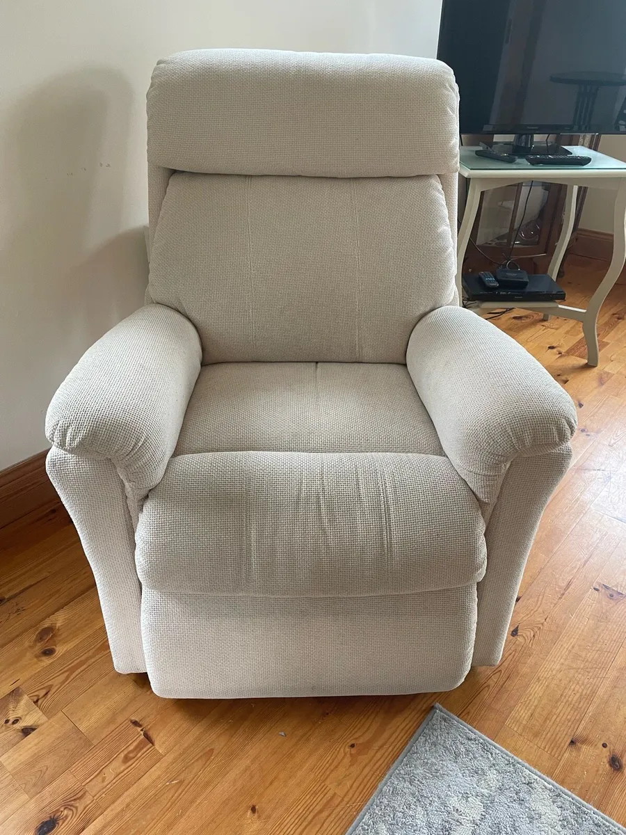 Rise and Recline Electric armchair - Image 2