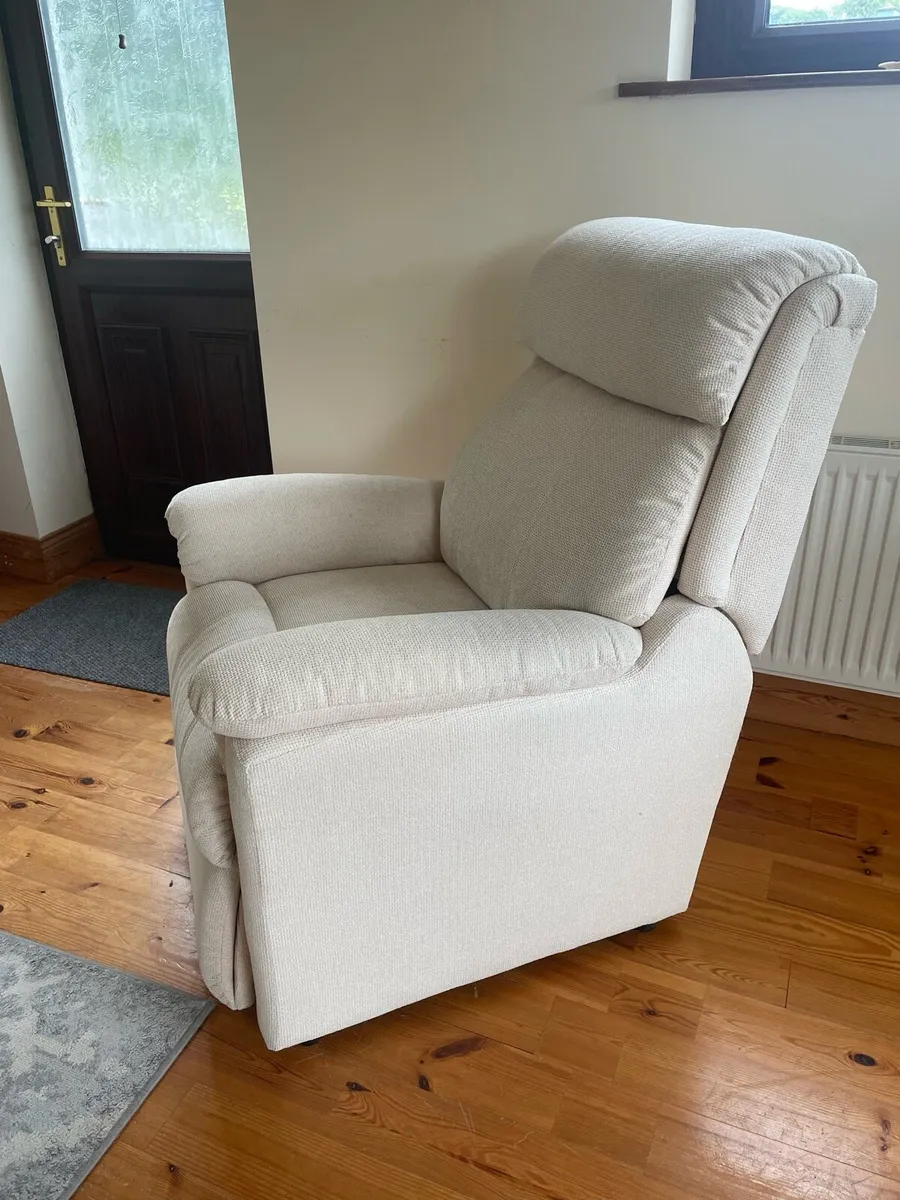 Rise and Recline Electric armchair - Image 1