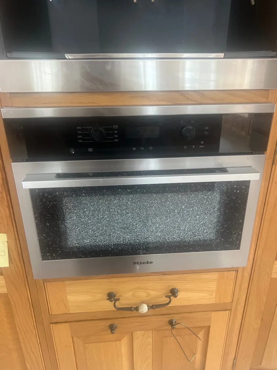 Miele microwave for parts - Image 1